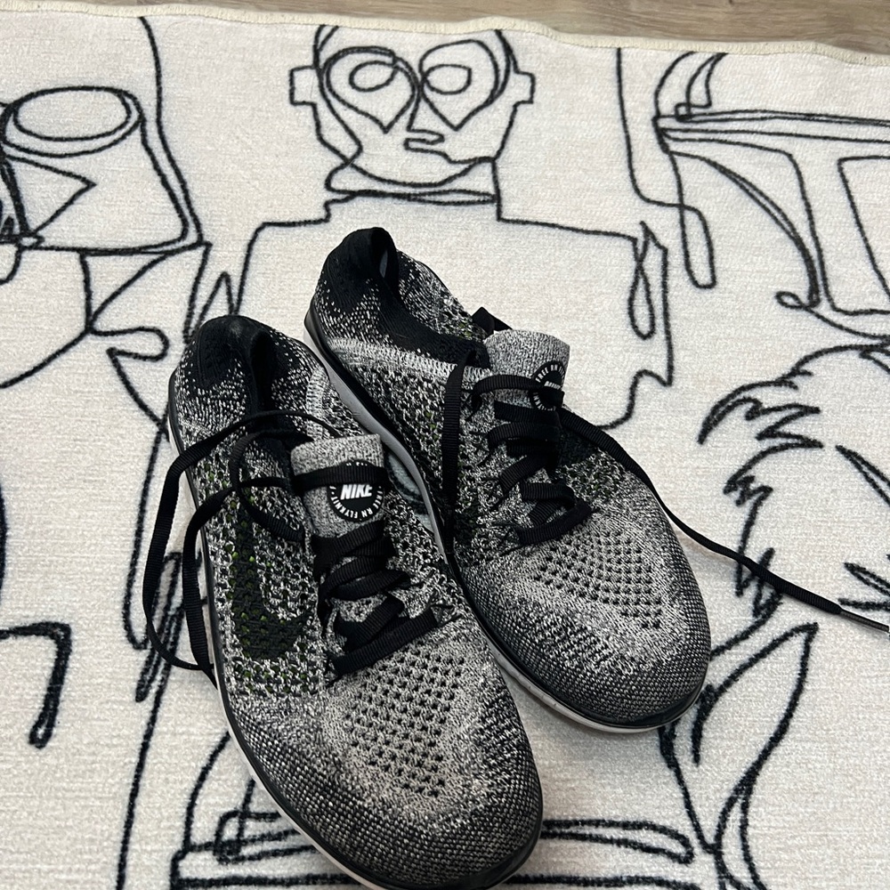 Nike Black and Gray Athletic Shoes